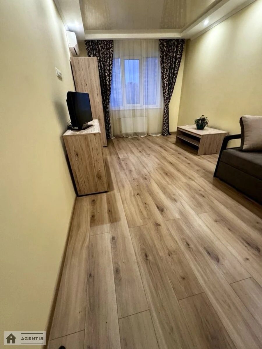 Apartment for rent 1 room, 45 m², 4th fl./25 floors. 1, Obolonskiy 1, Kyiv. 