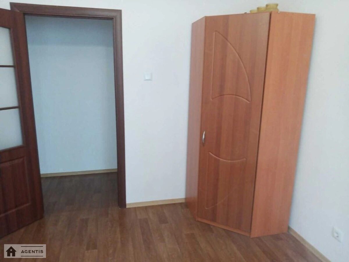 Сдам квартиру 2 комнаты, 58 m², 7 эт./24 этажа. 85, Юлії Здановської вул. (Михайла Ломоносова), Киев. 