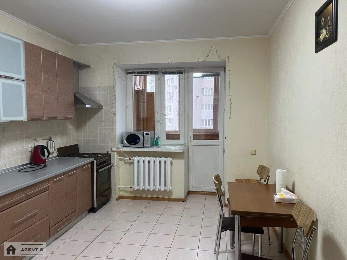 Сдам квартиру 2 комнаты, 80 m², 10 эт./22 этажа. 24, Срибнокильская 24, Киев. 