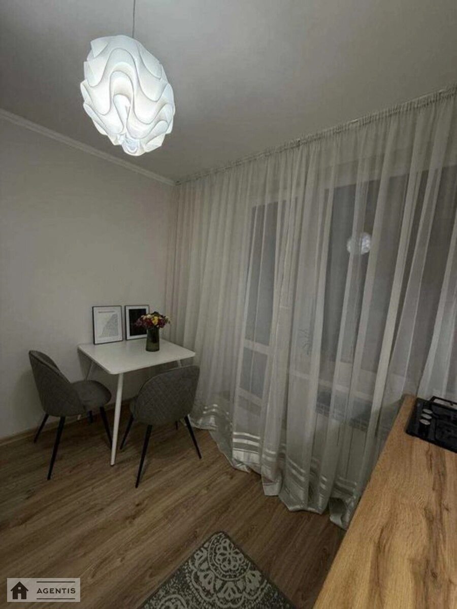 Сдам квартиру 1 комната, 35 m², 16 эт./16 этажей. 68, Зодчих 68, Киев. 