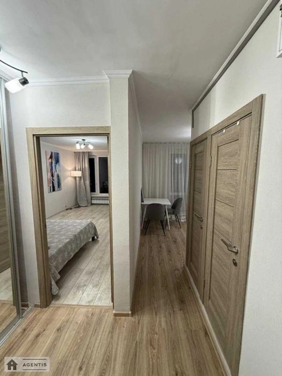 Сдам квартиру 1 комната, 35 m², 16 эт./16 этажей. 68, Зодчих 68, Киев. 