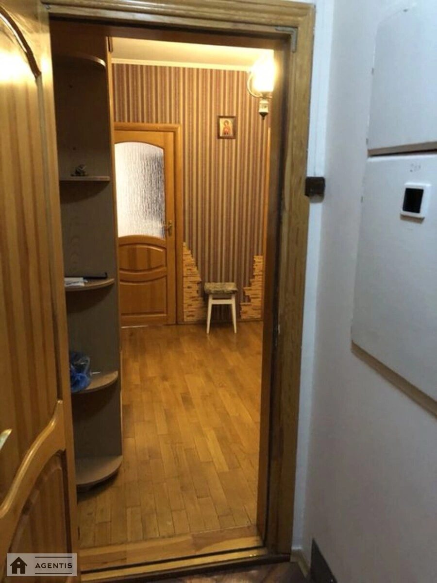 Сдам квартиру 3 комнаты, 75 m², 8 эт./16 этажей. 83, Оноре де Бальзака вул., Киев. 