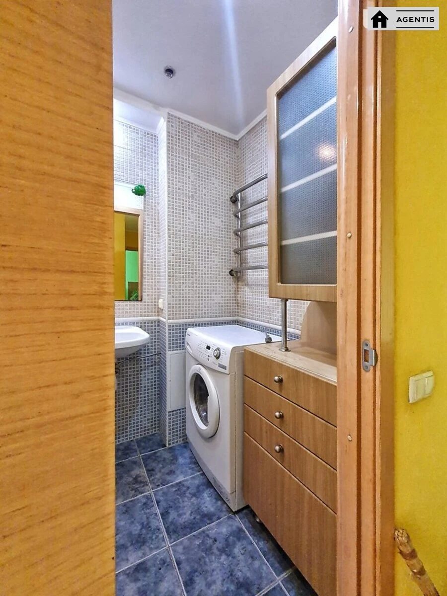 Сдам квартиру 2 комнаты, 45 m², 4 эт./9 этажей. 13, Героїв полку Азов вул., Киев. 