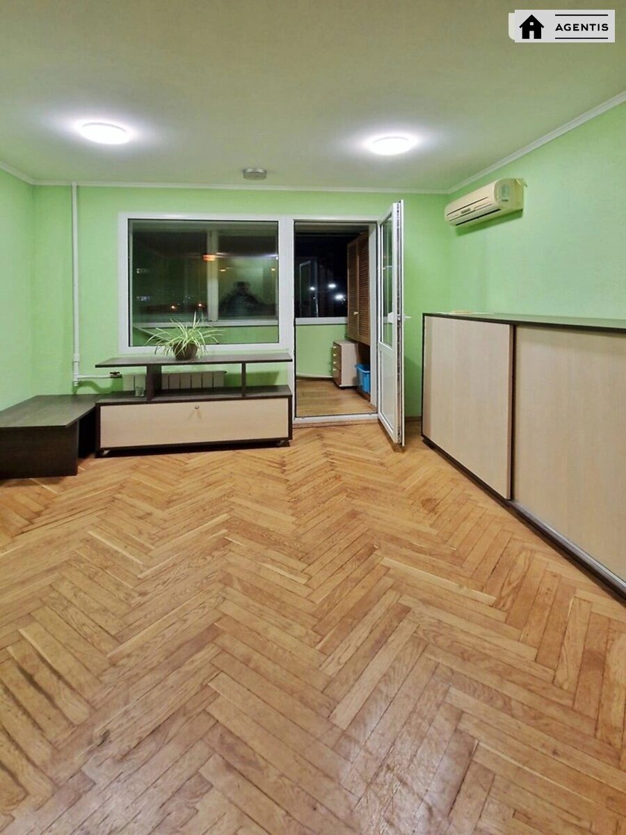 Сдам квартиру 2 комнаты, 45 m², 4 эт./9 этажей. 13, Героїв полку Азов вул., Киев. 