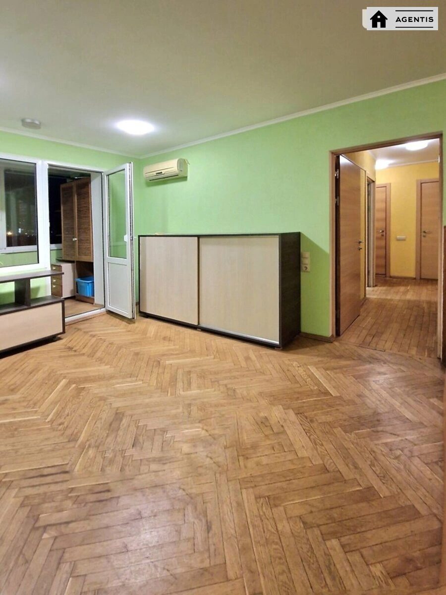 Сдам квартиру 2 комнаты, 45 m², 4 эт./9 этажей. 13, Героїв полку Азов вул., Киев. 