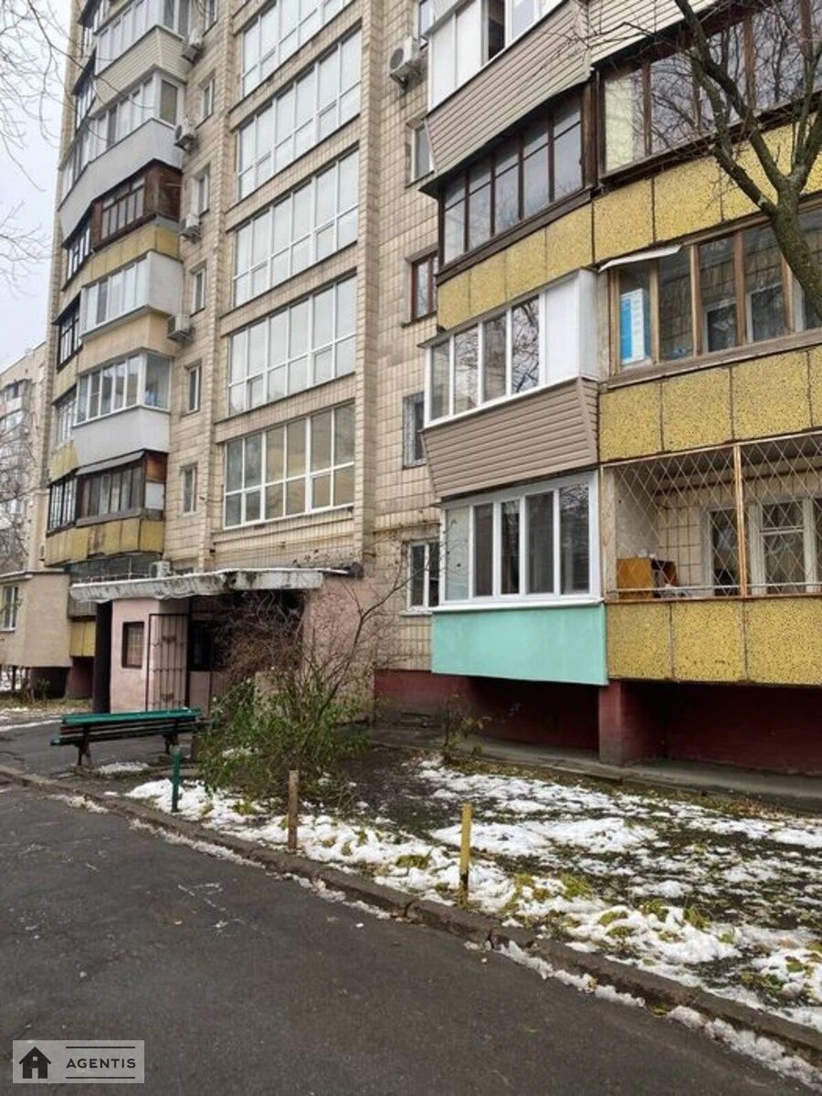 Сдам квартиру 1 комната, 25 m², 8 эт./9 этажей. 11, Чистяковская 11, Киев. 