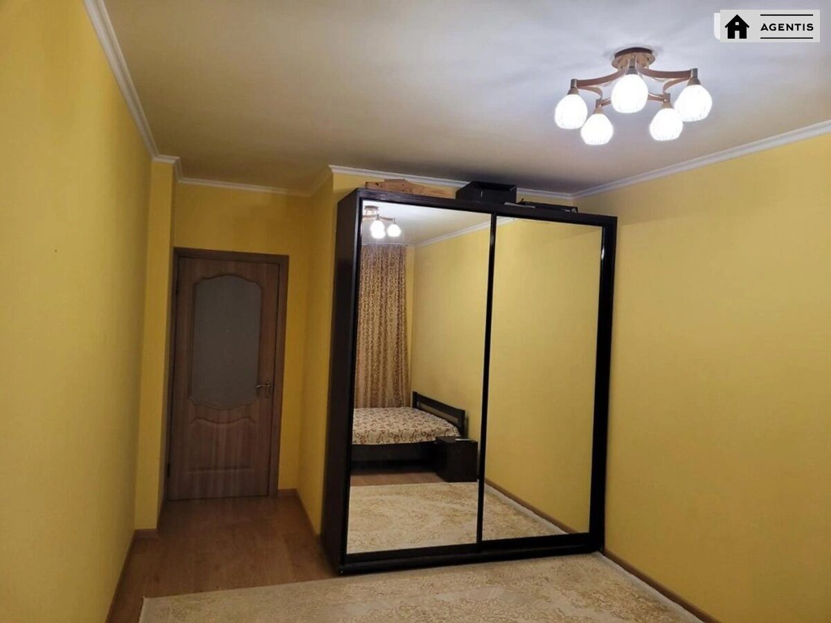 Сдам квартиру 2 комнаты, 73 m², 18 эт./24 этажа. 51, Юрія Іллєнка вул. (Мельникова), Киев. 