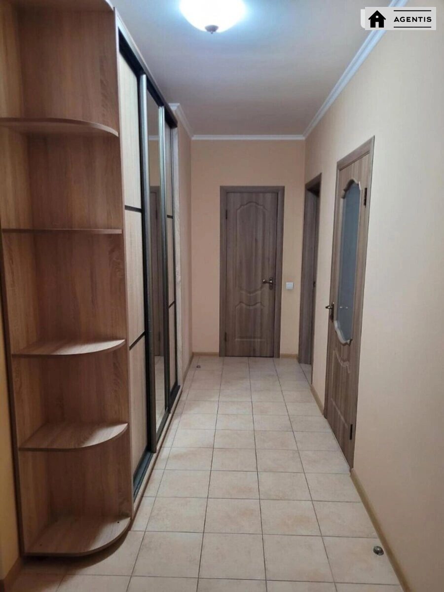 Сдам квартиру 2 комнаты, 73 m², 18 эт./24 этажа. 51, Юрія Іллєнка вул. (Мельникова), Киев. 