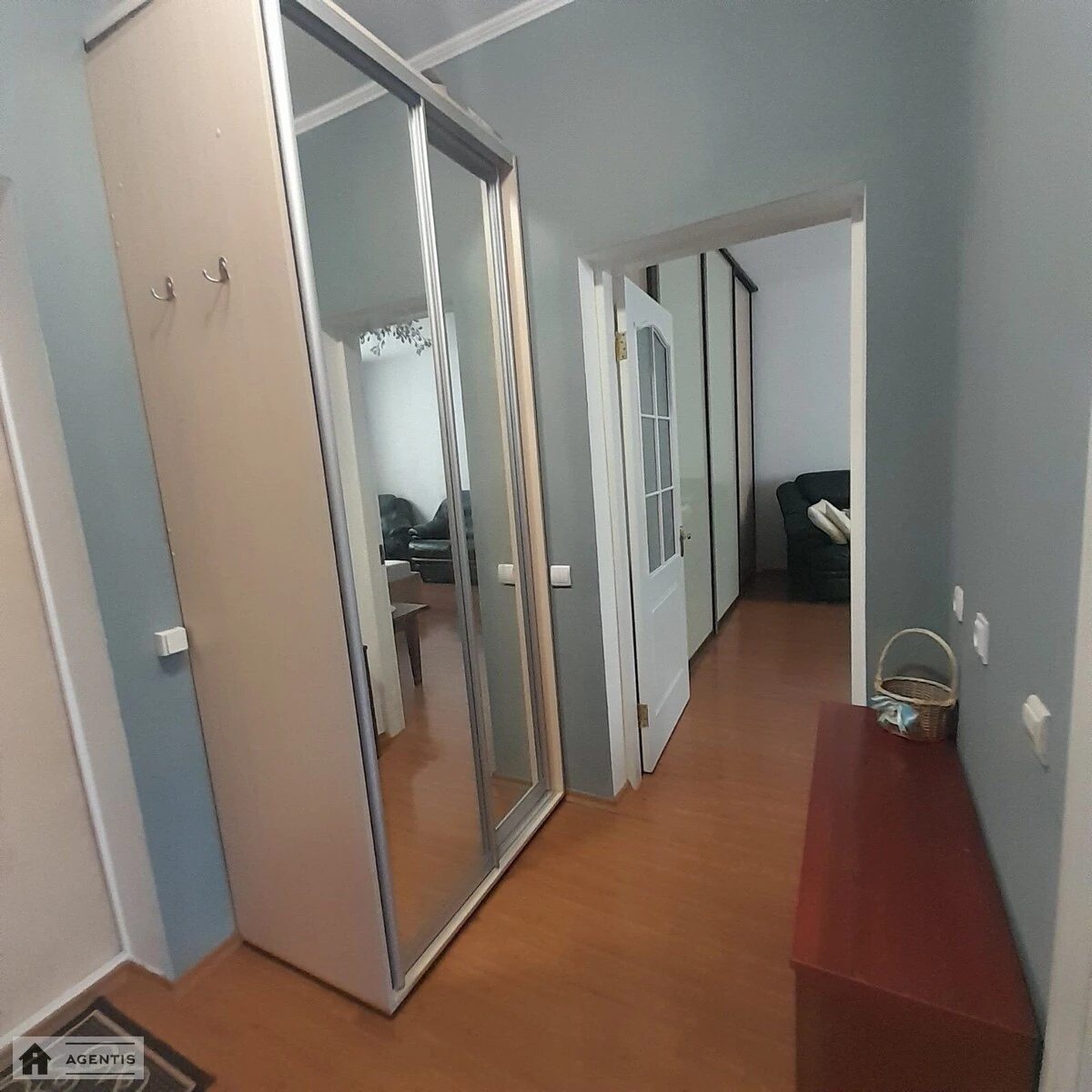 Сдам квартиру 1 комната, 58 m², 17 эт./23 этажа. 16, Миколи Бажана просп., Киев. 