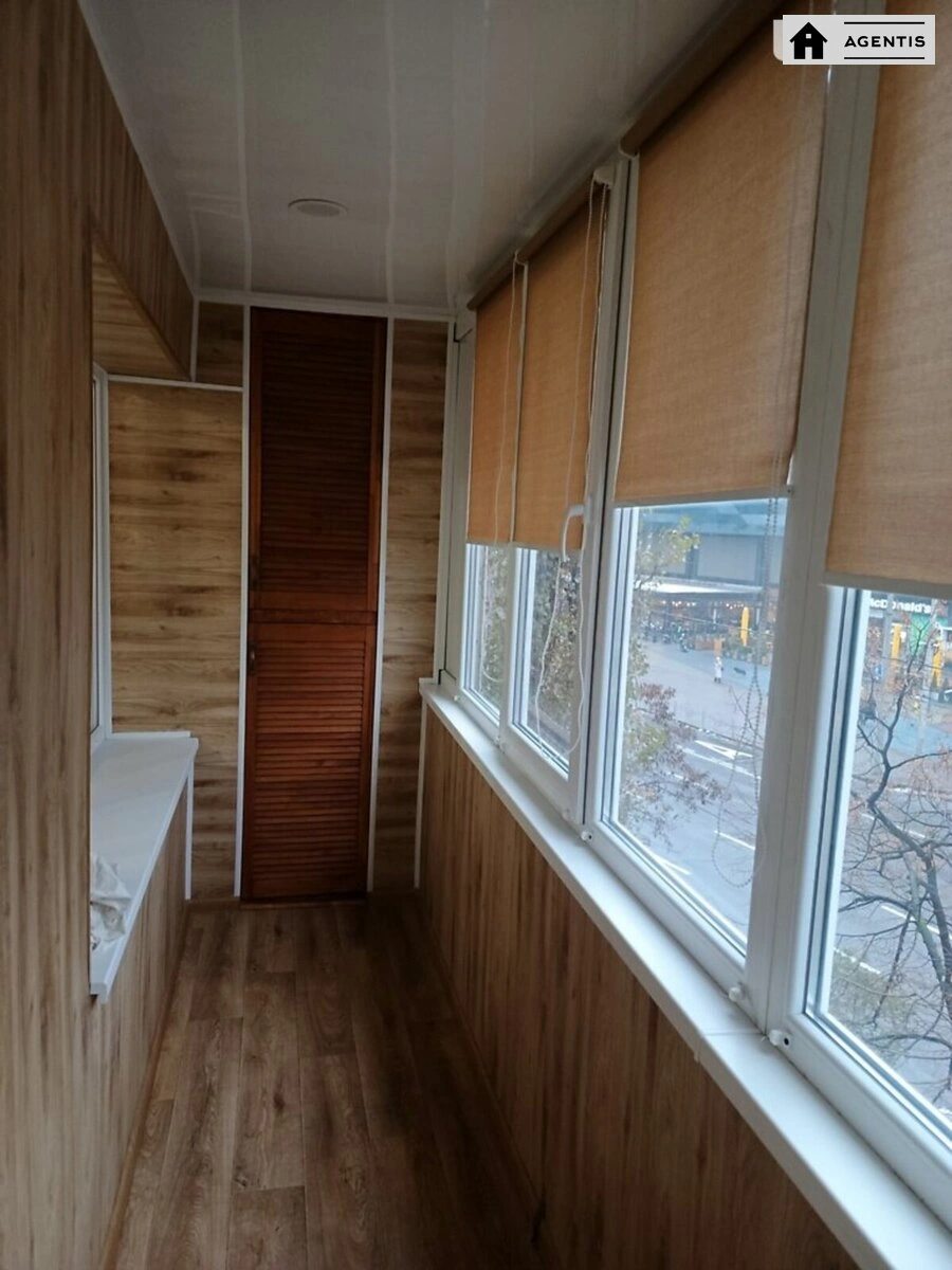 Сдам квартиру 2 комнаты, 48 m², 3 эт./9 этажей. 136, Большая Васильковская 136, Киев. 