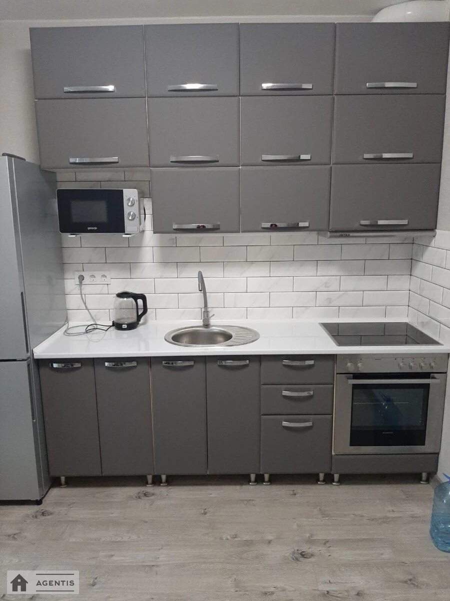 Сдам квартиру 1 комната, 40 m², 7 эт./16 этажей. 52, Тираспольская 52, Киев. 