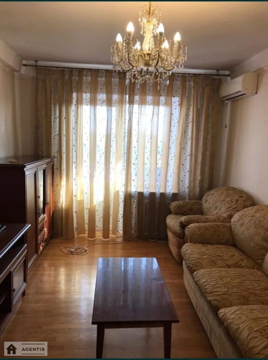 Сдам квартиру 3 комнаты, 59 m², 8 эт./9 этажей. 4, Юрія Шумського вул., Киев. 