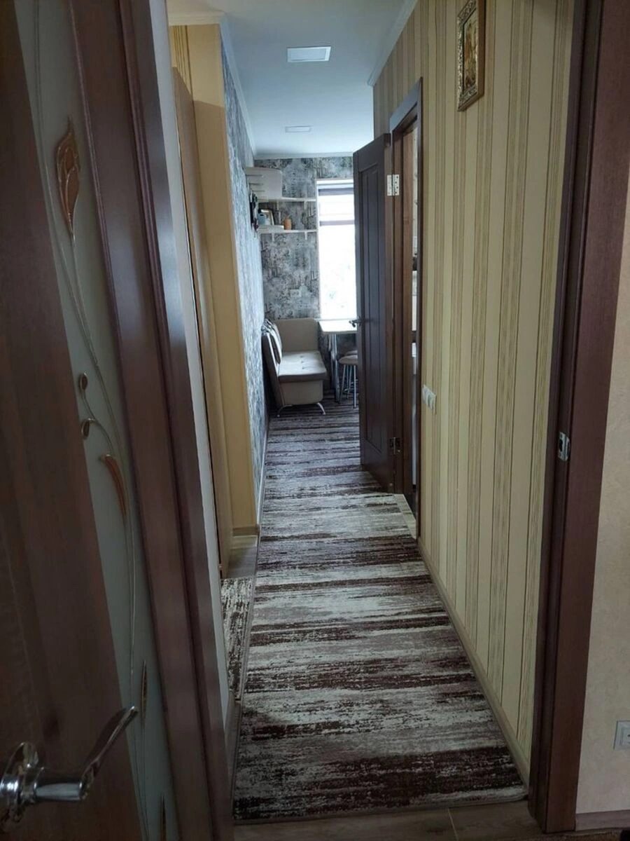 Apartments for sale 1 room, 32 m², 4th fl./5 floors. Kropyvnytskyy. 