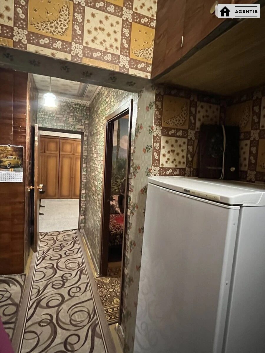 Здам квартиру 2 кімнати, 52 m², 2 пов./9 поверхів. Академіка Корольова просп., Київ. 