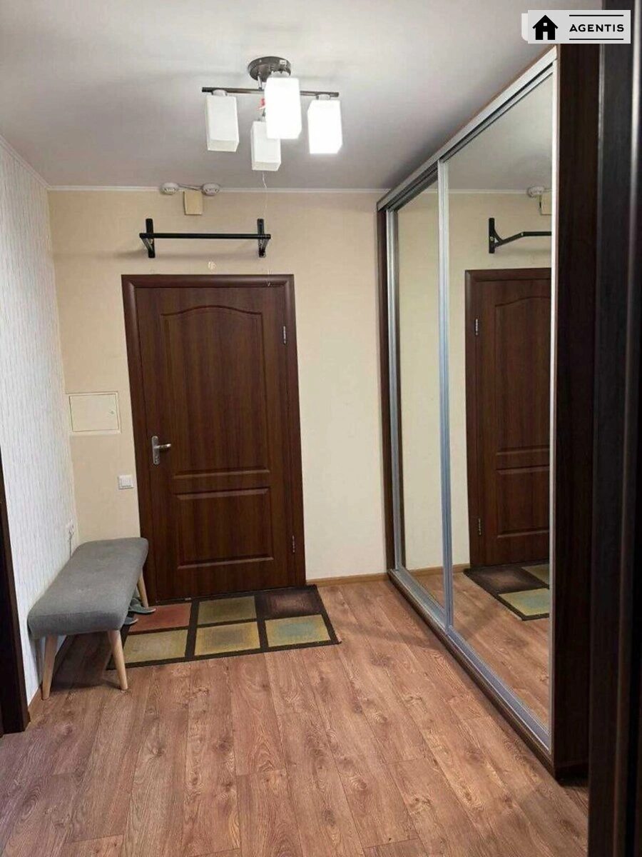 Сдам квартиру 2 комнаты, 63 m², 12 эт./23 этажа. 8, Бориса Гмирі вул., Киев. 