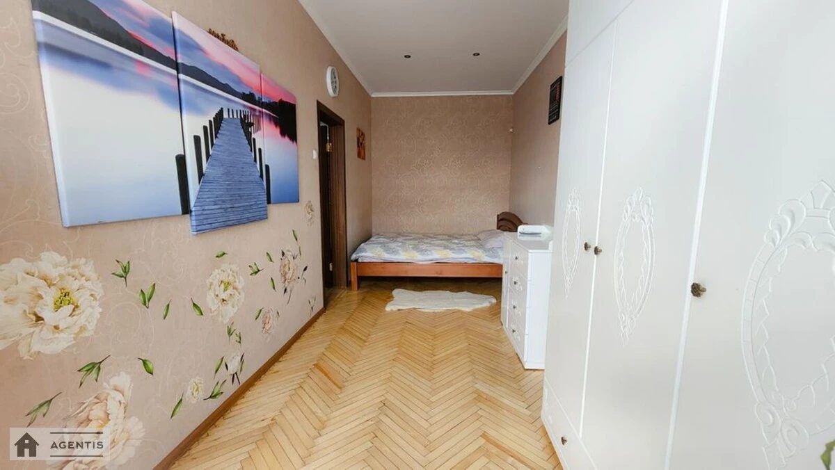 Сдам квартиру 2 комнаты, 58 m², 4 эт./4 этажа. 32, Гоголевская 32, Киев. 