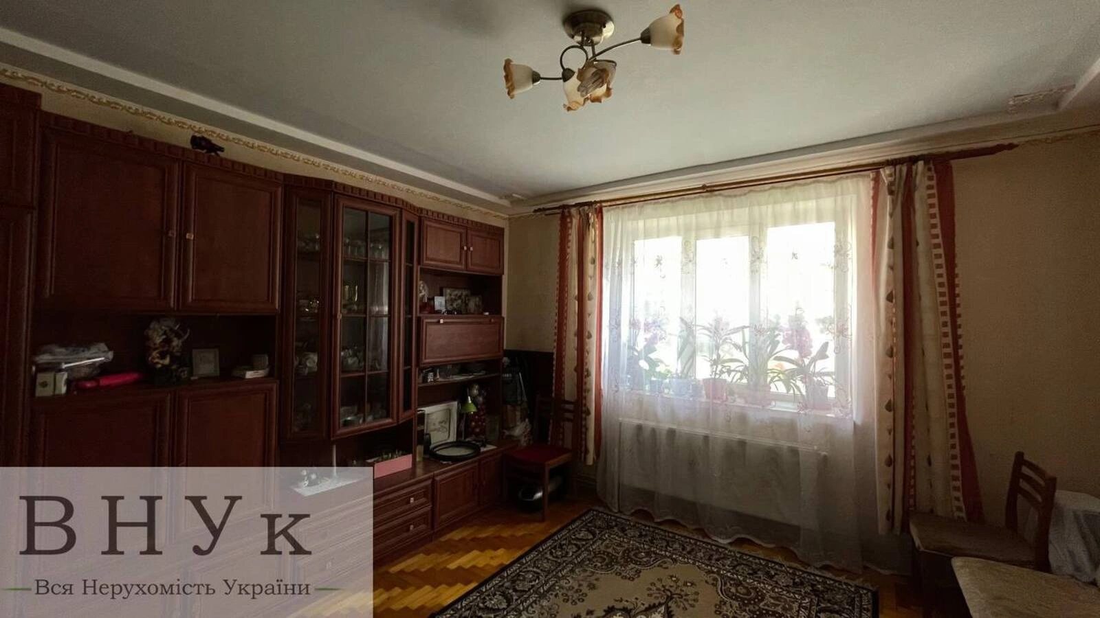 Apartments for sale 4 rooms, 82 m², 1st fl./9 floors. Zluky pr., Ternopil. 