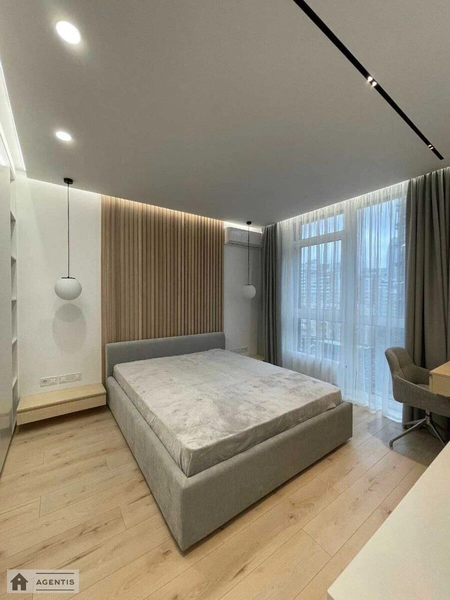 Сдам квартиру 2 комнаты, 64 m², 14 эт./19 этажей. Предславинская, Киев. 