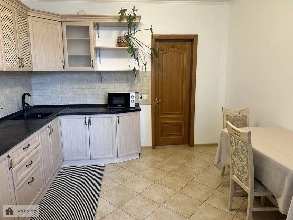 Сдам квартиру 2 комнаты, 65 m², 7 эт./16 этажей. М. Гришка , Киев. 