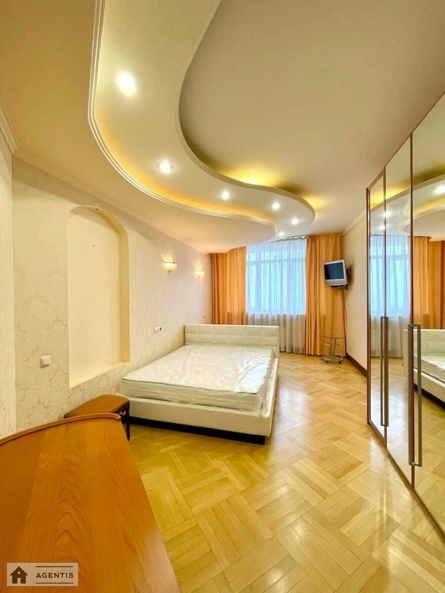 Сдам квартиру 3 комнаты, 128 m², 14 эт./21 этаж. 12, Володимира Івасюка просп. (Героїв Сталінграда), Киев. 