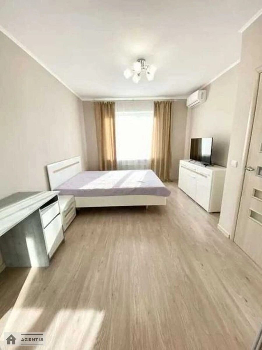 Сдам квартиру 1 комната, 55 m², 15 эт./25 этажей. Петра Калнишевського вул. (Михайла Майорова), Киев. 