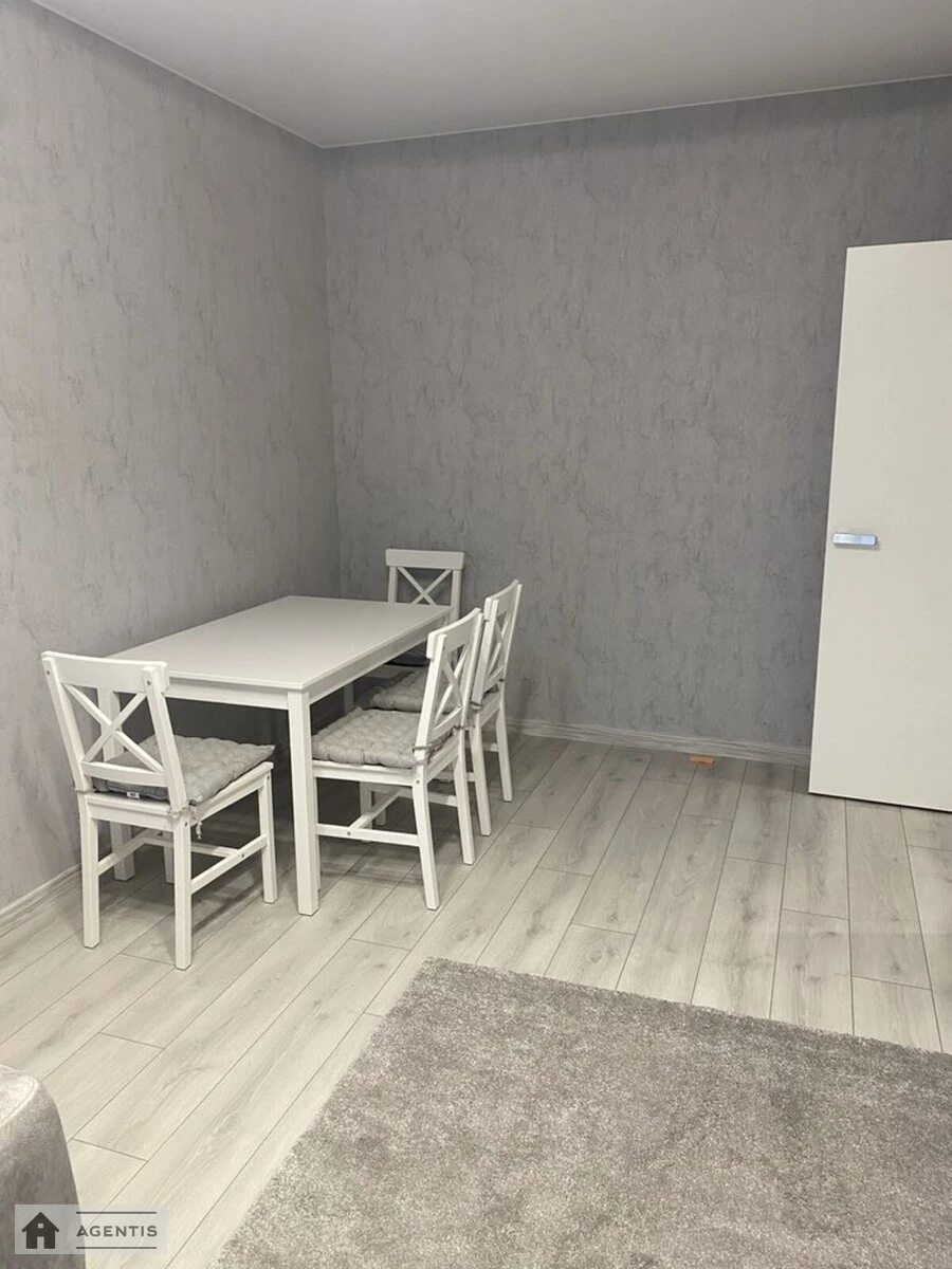 Сдам квартиру 2 комнаты, 63 m², 8 эт./25 этажей. Петра Радченка вул., Киев. 