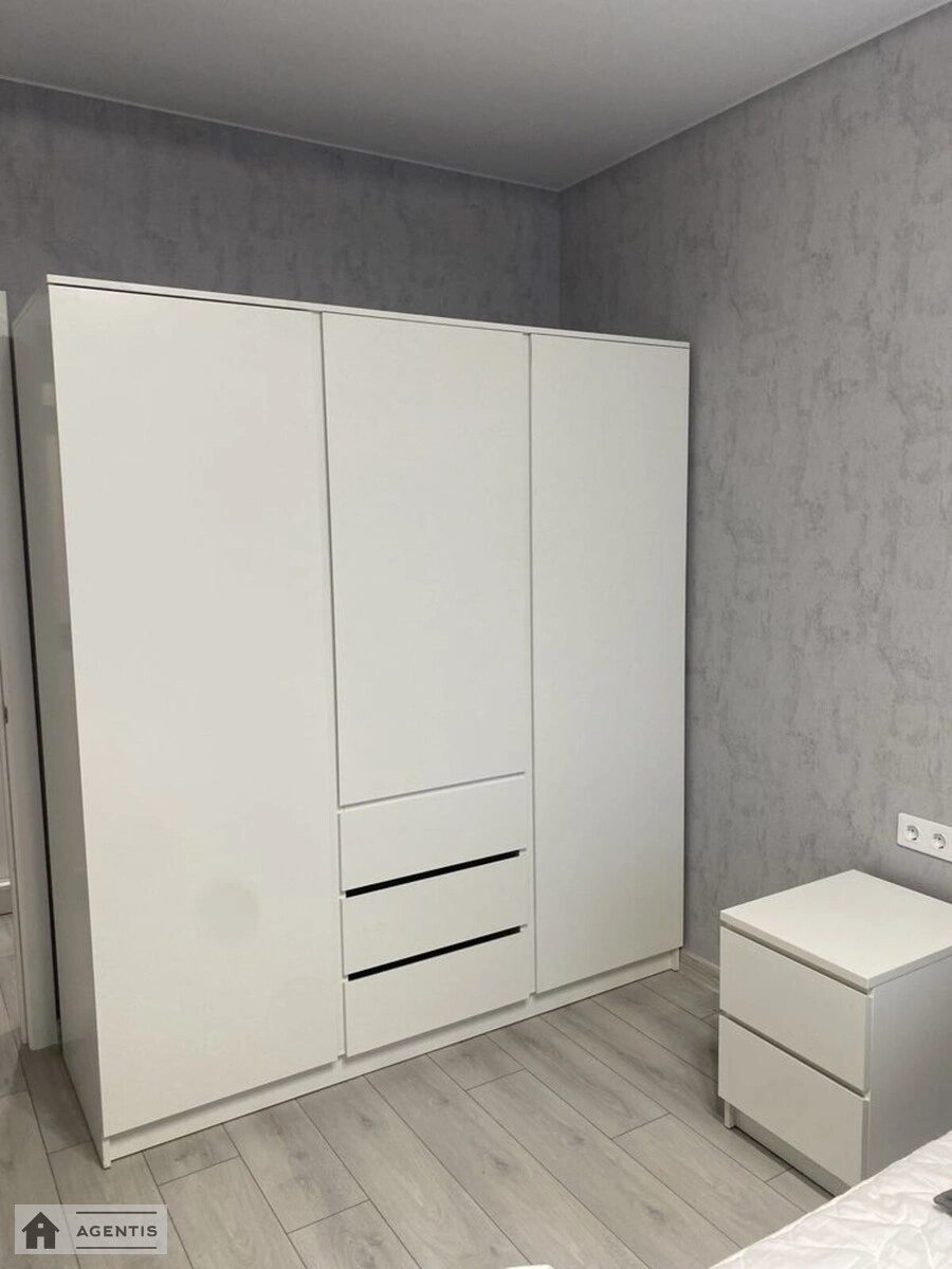 Сдам квартиру 2 комнаты, 63 m², 8 эт./25 этажей. Петра Радченка вул., Киев. 