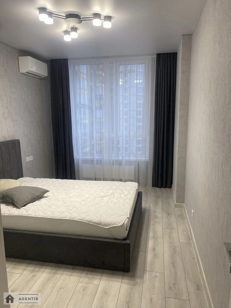 Сдам квартиру 2 комнаты, 63 m², 8 эт./25 этажей. Петра Радченка вул., Киев. 