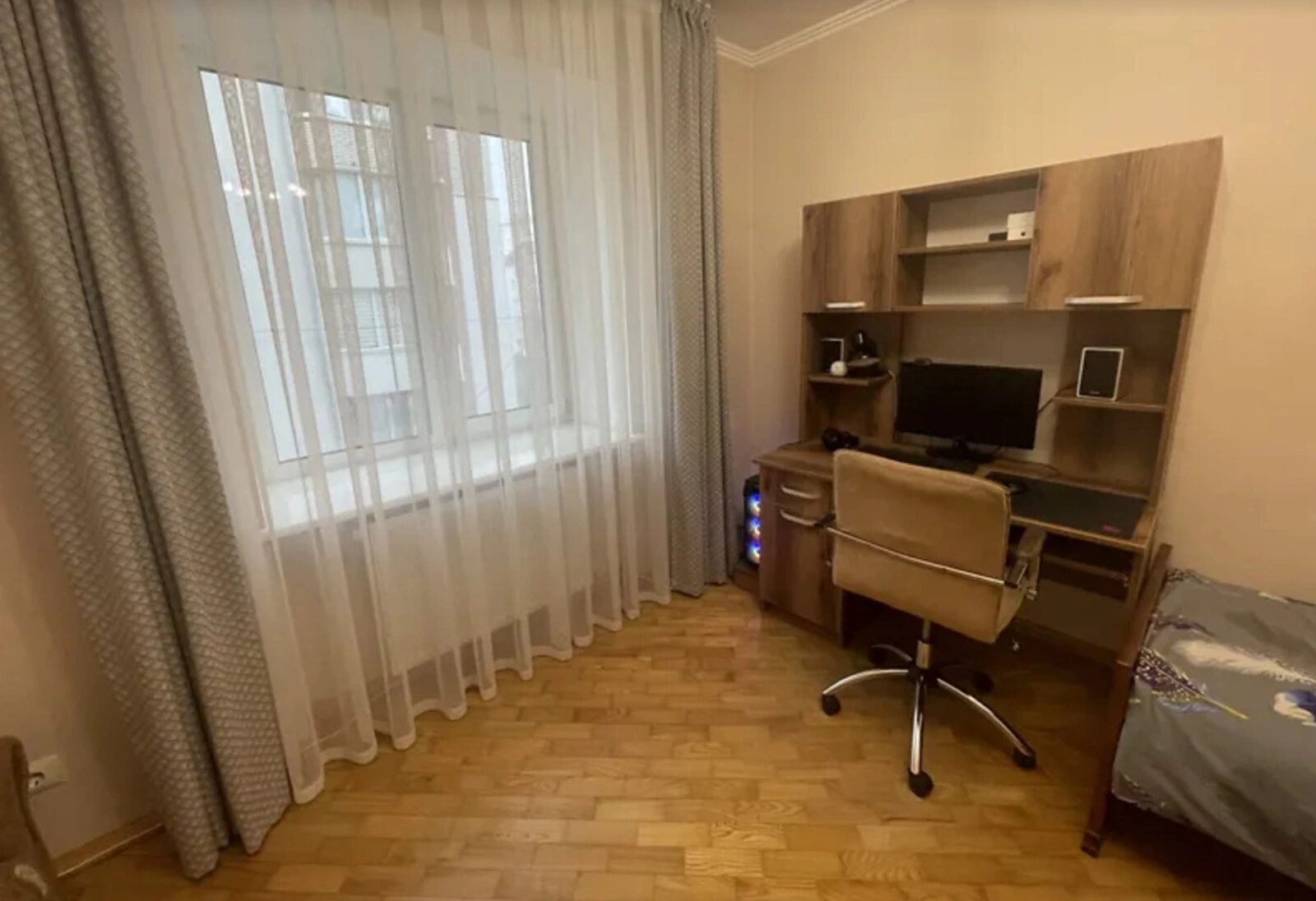 Apartments for sale 2 rooms, 88 m², 2nd fl./6 floors. Дружба, Ternopil. 