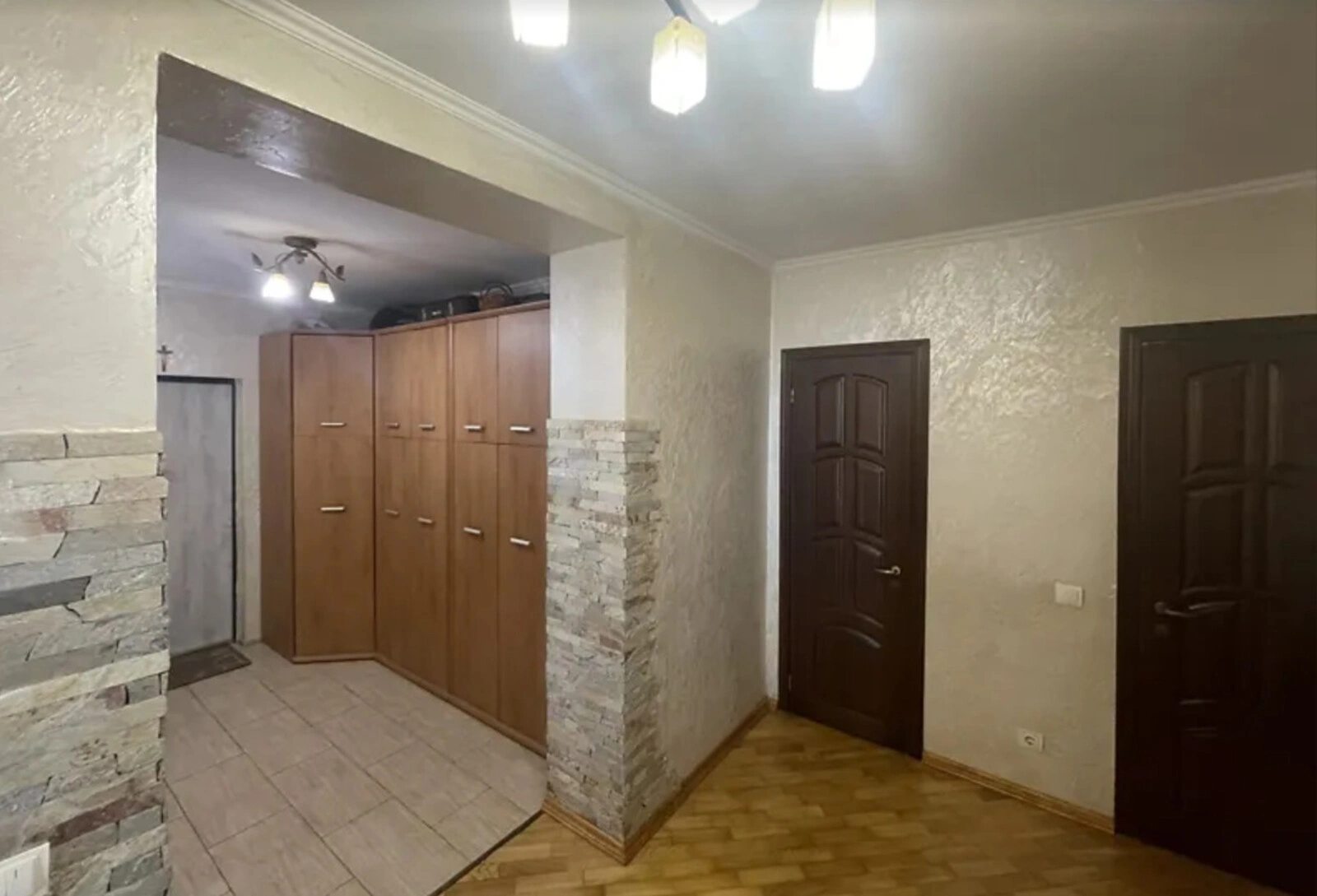 Apartments for sale 2 rooms, 88 m², 2nd fl./6 floors. Дружба, Ternopil. 