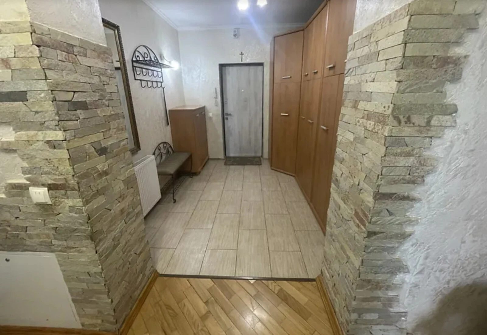 Apartments for sale 2 rooms, 88 m², 2nd fl./6 floors. Дружба, Ternopil. 