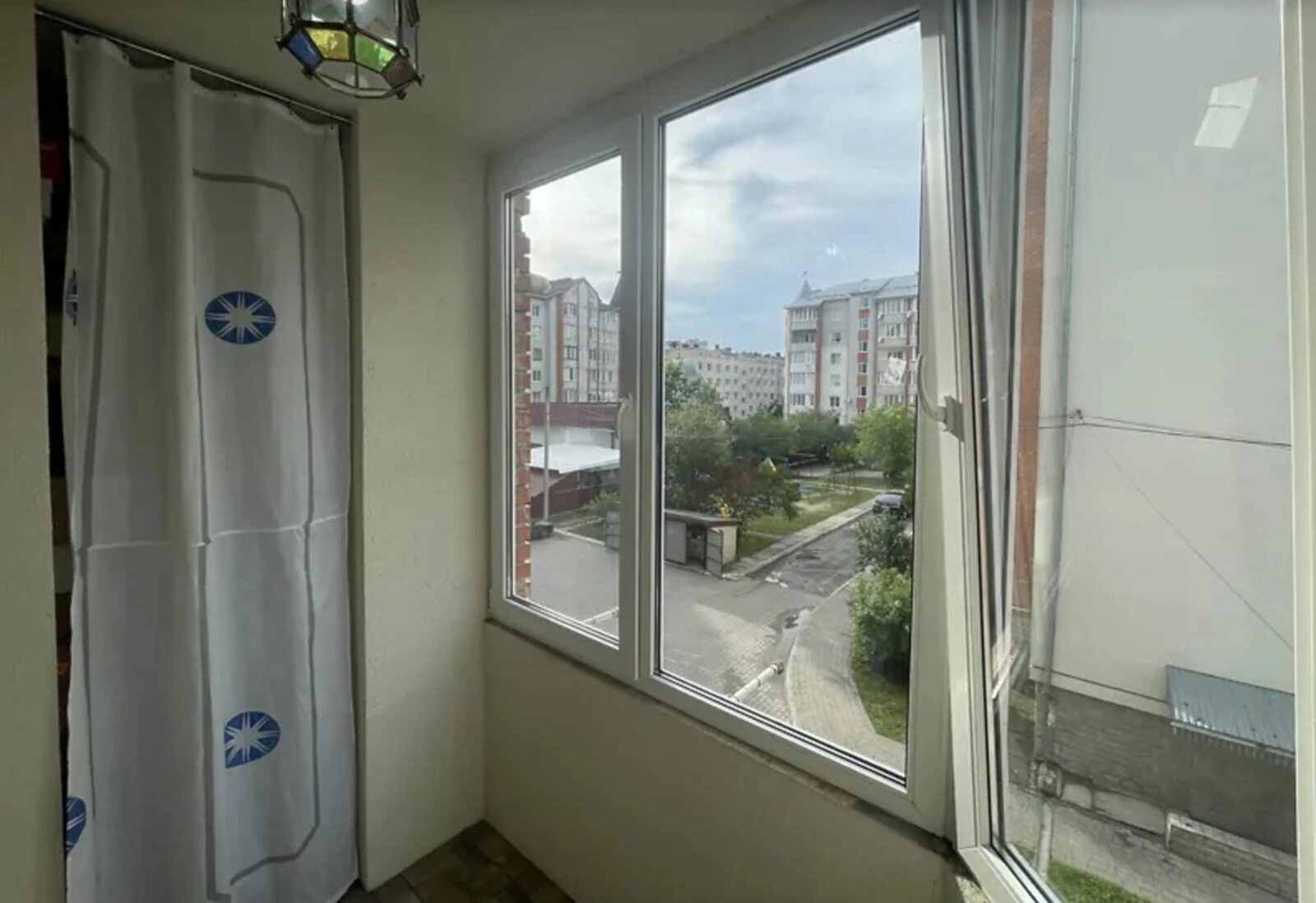 Apartments for sale 2 rooms, 88 m², 2nd fl./6 floors. Дружба, Ternopil. 