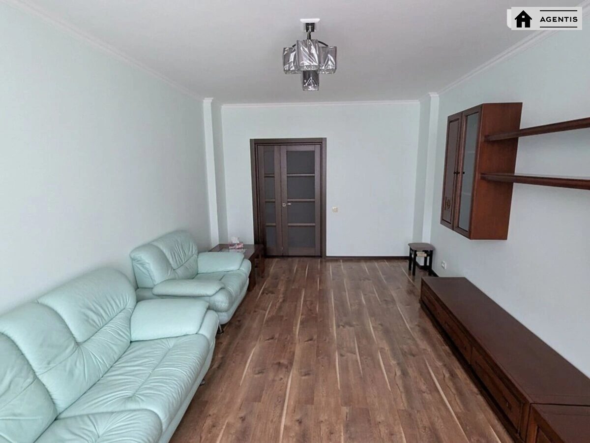 Сдам квартиру 1 комната, 55 m², 5 эт./17 этажей. 26, Днепровская набережная 26, Киев. 