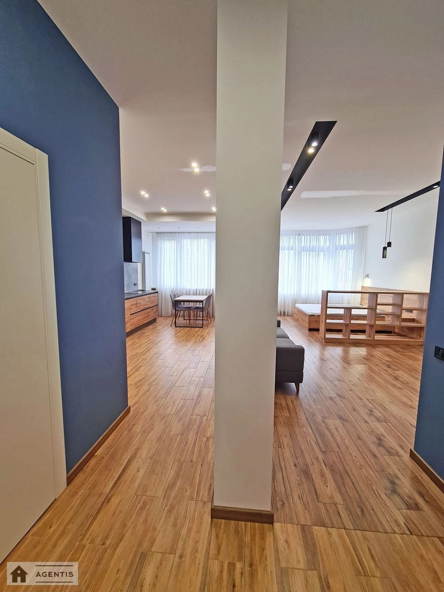 Сдам квартиру 1 комната, 58 m², 20 эт./25 этажей. 34, Євгена Коновальця вул. (Щорса), Киев. 