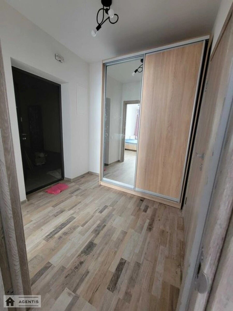 Сдам квартиру 1 комната, 43 m², 9 эт./15 этажей. 42, Метрологическая 42, Киев. 