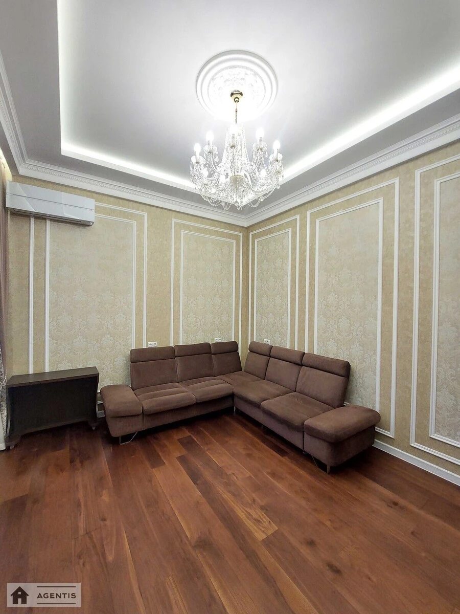 Сдам квартиру 2 комнаты, 60 m², 2 эт./3 этажа. 32, Антоновича вул. (Горького), Киев. 