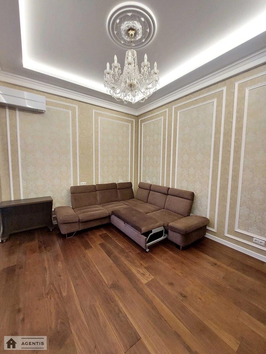 Сдам квартиру 2 комнаты, 60 m², 2 эт./3 этажа. 32, Антоновича вул. (Горького), Киев. 