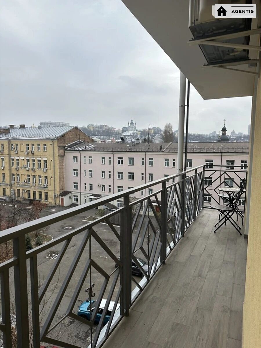 Сдам квартиру 4 комнаты, 145 m², 5 эт./8 этажей. 6, Григорія Сковороди вул., Киев. 