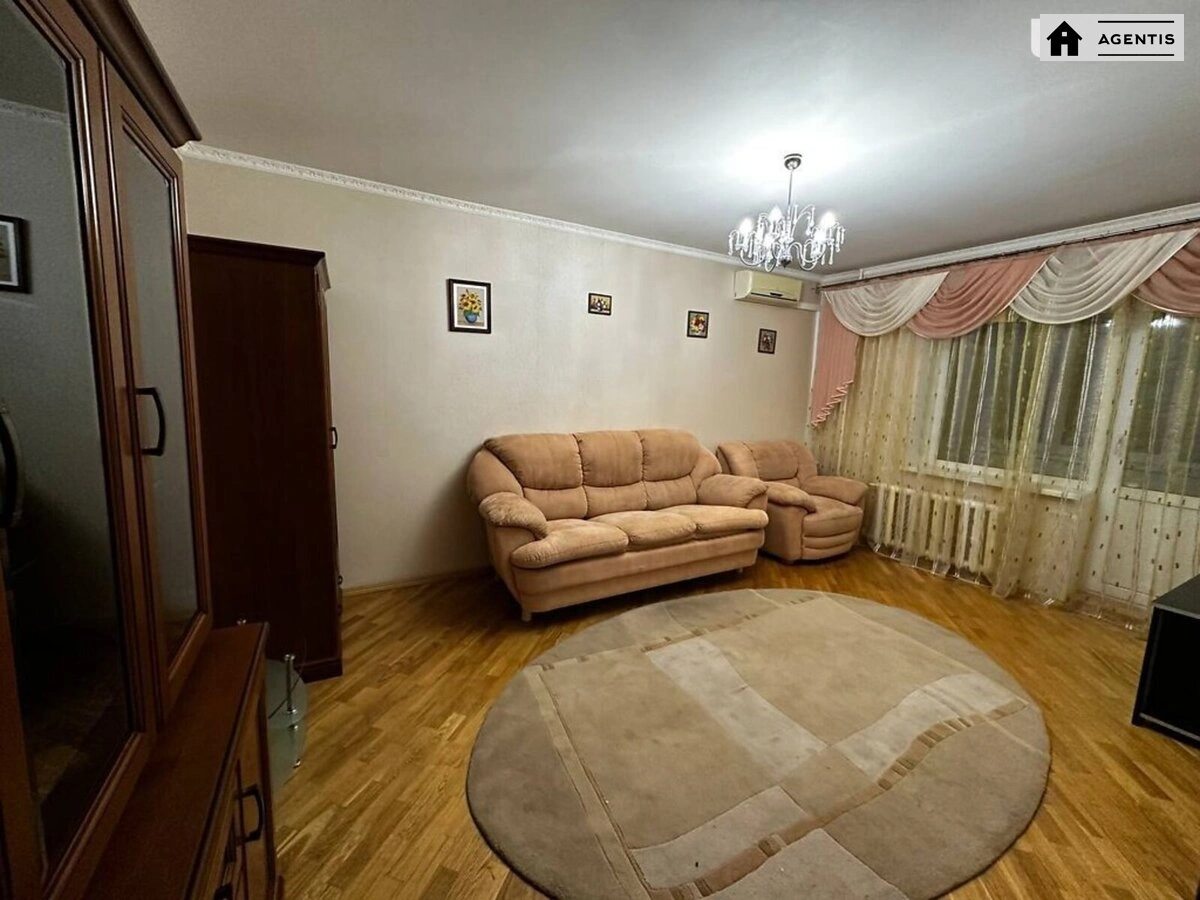 Сдам квартиру 3 комнаты, 70 m², 7 эт./9 этажей. 9, Йорданська вул. (Лайоша Гавро), Киев. 