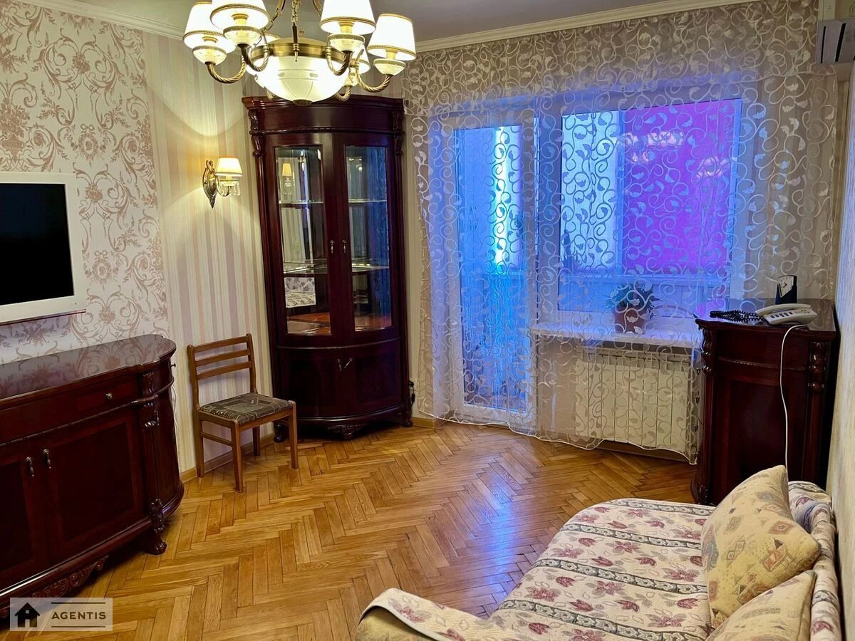 Сдам квартиру 1 комната, 30 m², 8 эт./8 этажей. 19, Леси Украинки 19, Киев. 