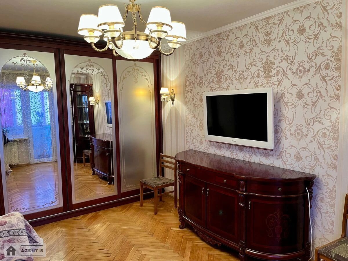 Сдам квартиру 1 комната, 30 m², 8 эт./8 этажей. 19, Леси Украинки 19, Киев. 