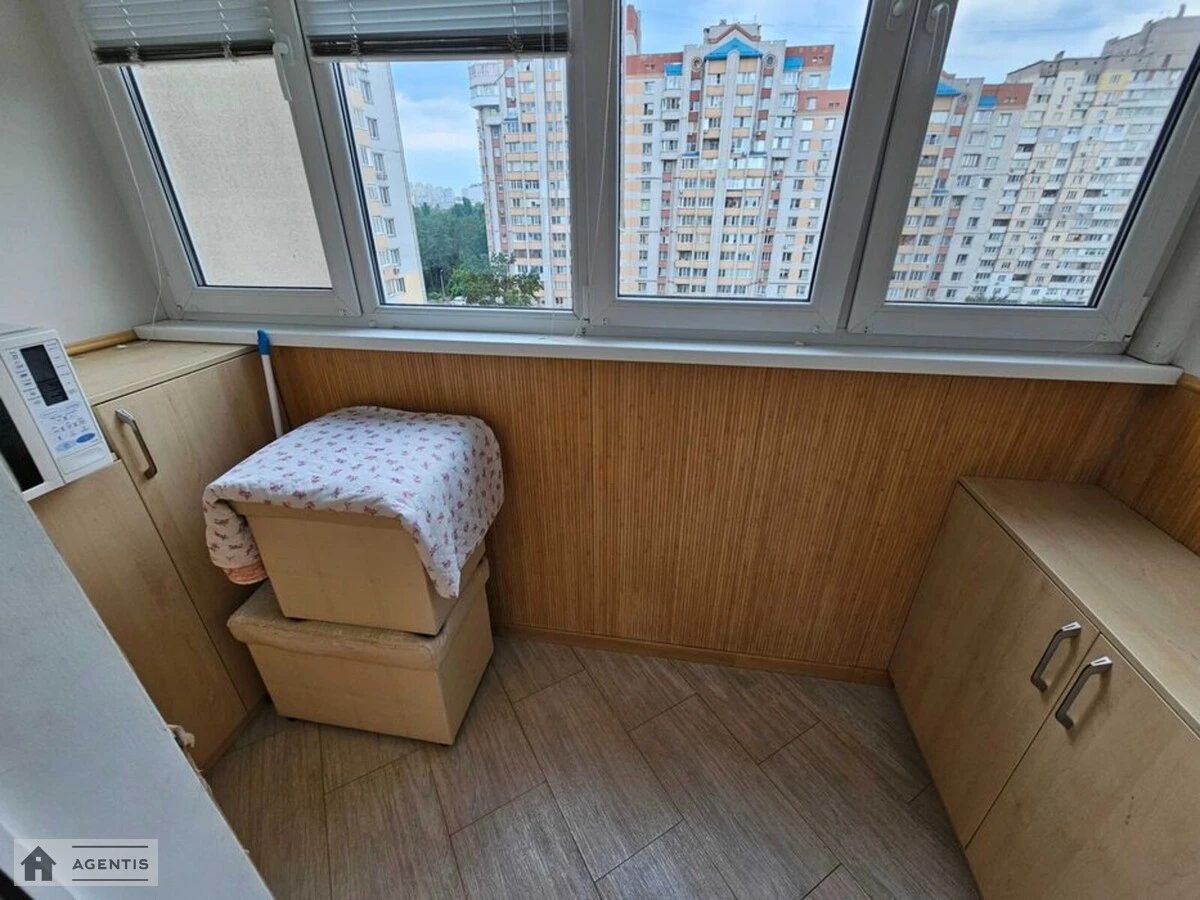 Сдам квартиру 1 комната, 42 m², 8 эт./16 этажей. 39, Алматинська вул., Киев. 