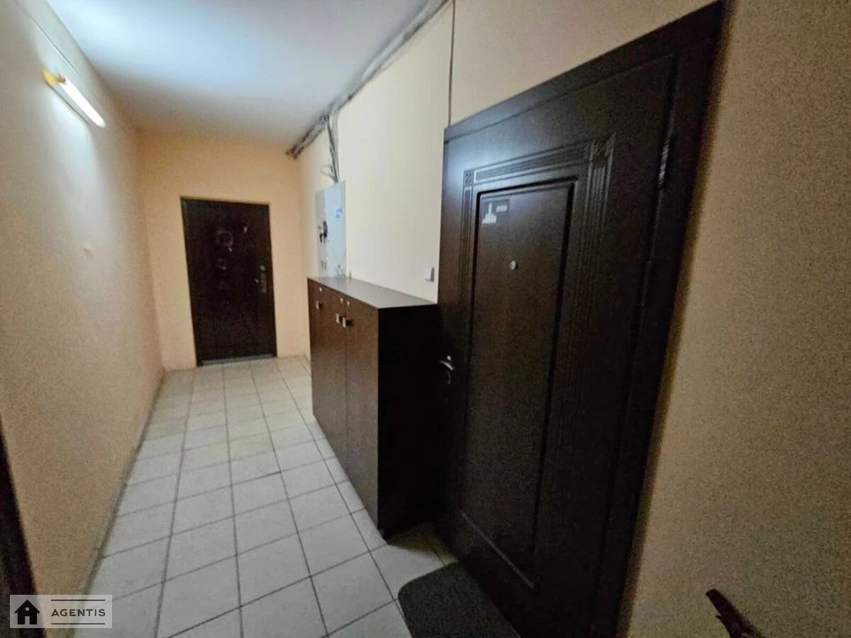 Сдам квартиру 1 комната, 42 m², 8 эт./16 этажей. 39, Алматинська вул., Киев. 