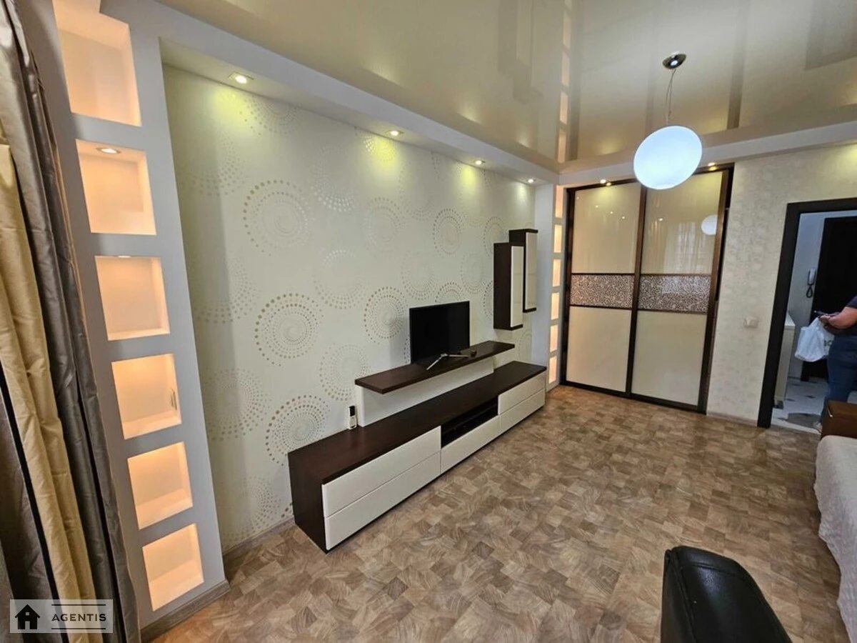 Сдам квартиру 1 комната, 42 m², 8 эт./16 этажей. 39, Алматинська вул., Киев. 