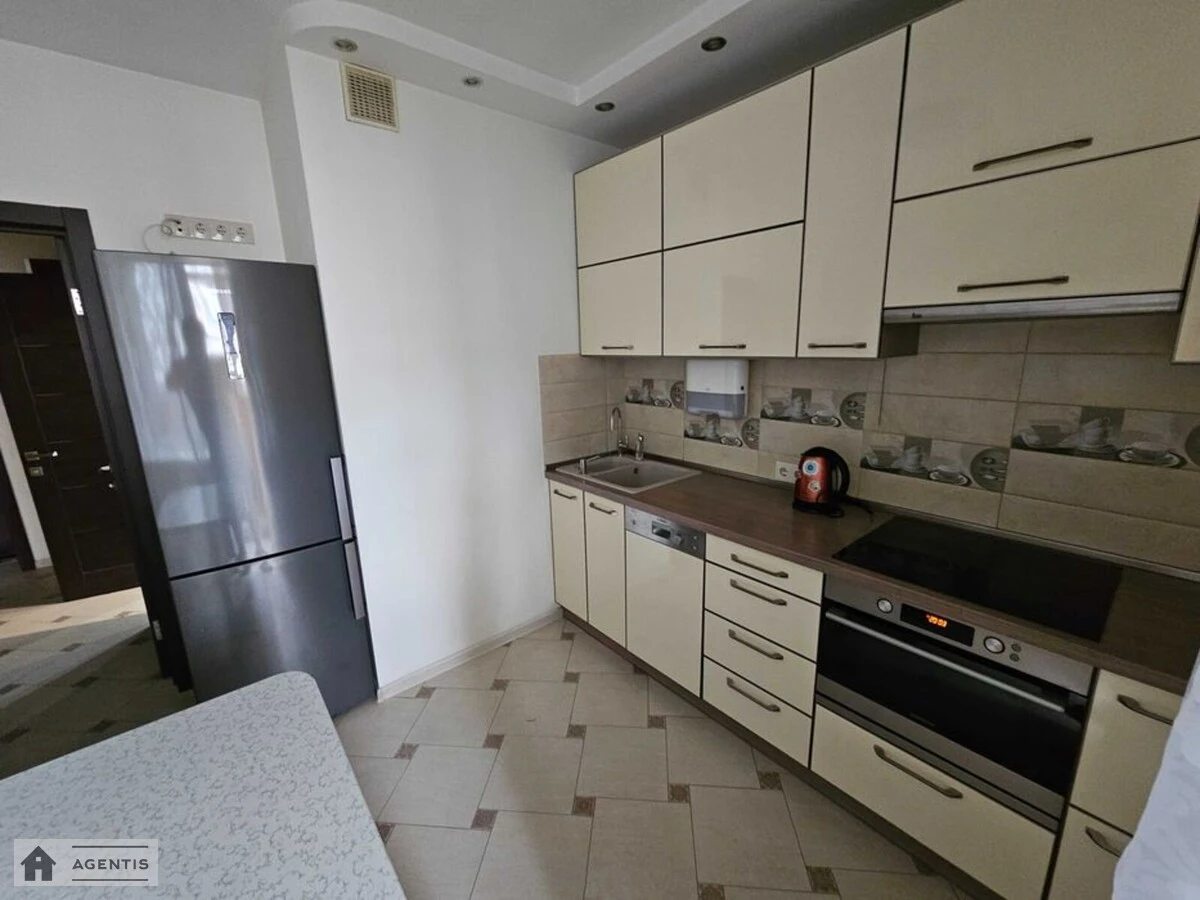 Сдам квартиру 1 комната, 42 m², 8 эт./16 этажей. 39, Алматинська вул., Киев. 