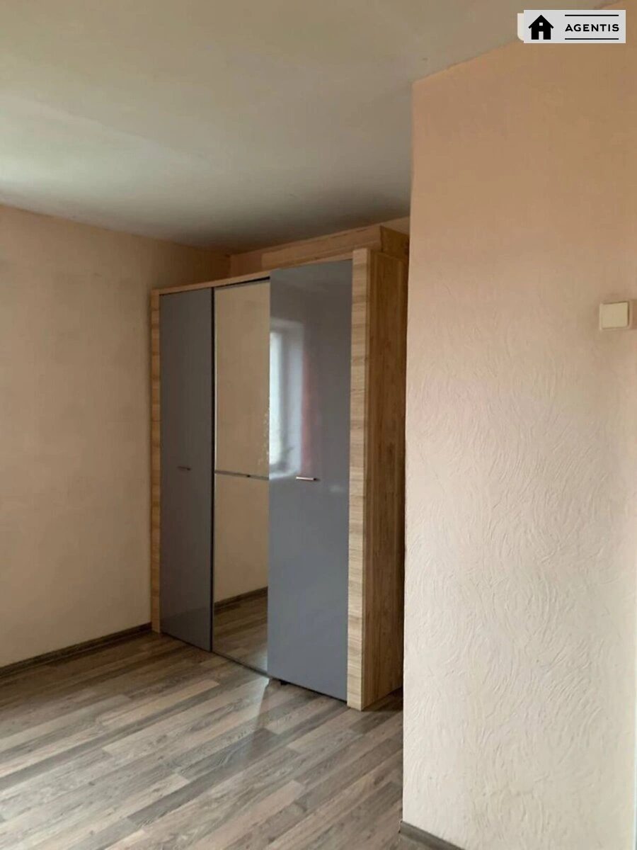 Сдам квартиру 1 комната, 32 m², 4 эт./5 этажей. 26, Глаголєвих вул. (Академіка Грекова), Киев. 