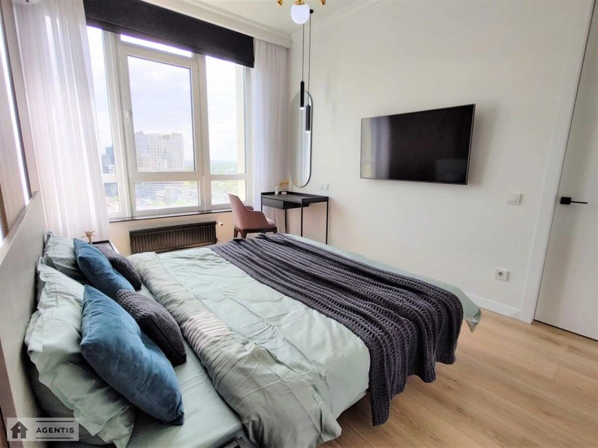 Сдам квартиру 2 комнаты, 55 m², 13 эт./25 этажей. 68, Жилянская 68, Киев. 