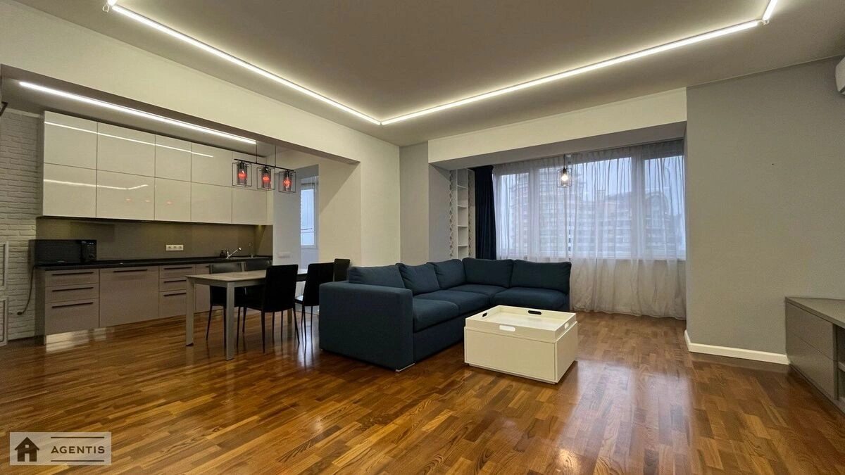 Сдам квартиру 3 комнаты, 105 m², 17 эт./22 этажа. 4, Старонаводницкая 4, Киев. 