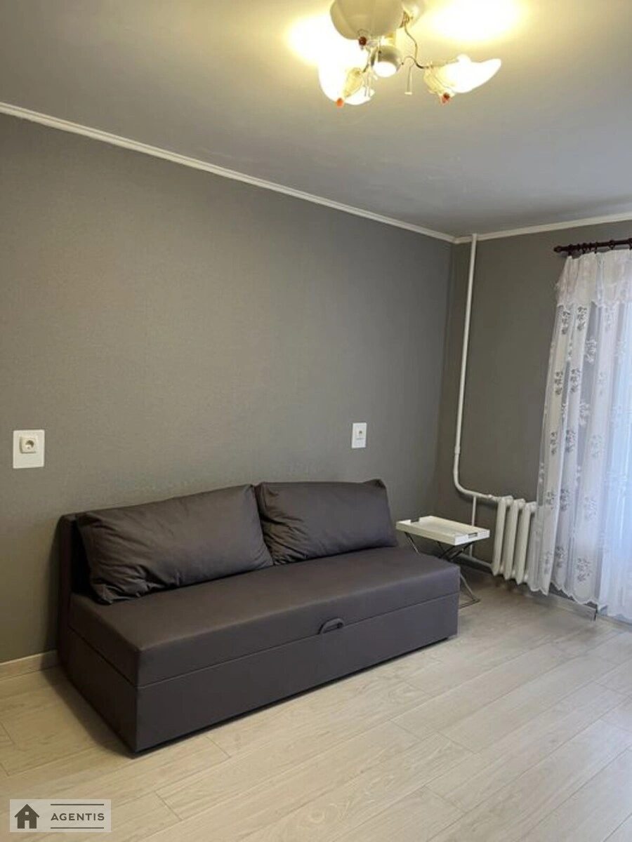 Сдам квартиру 2 комнаты, 66 m², 19 эт./24 этажа. 2, Олени Пчілки вул., Киев. 