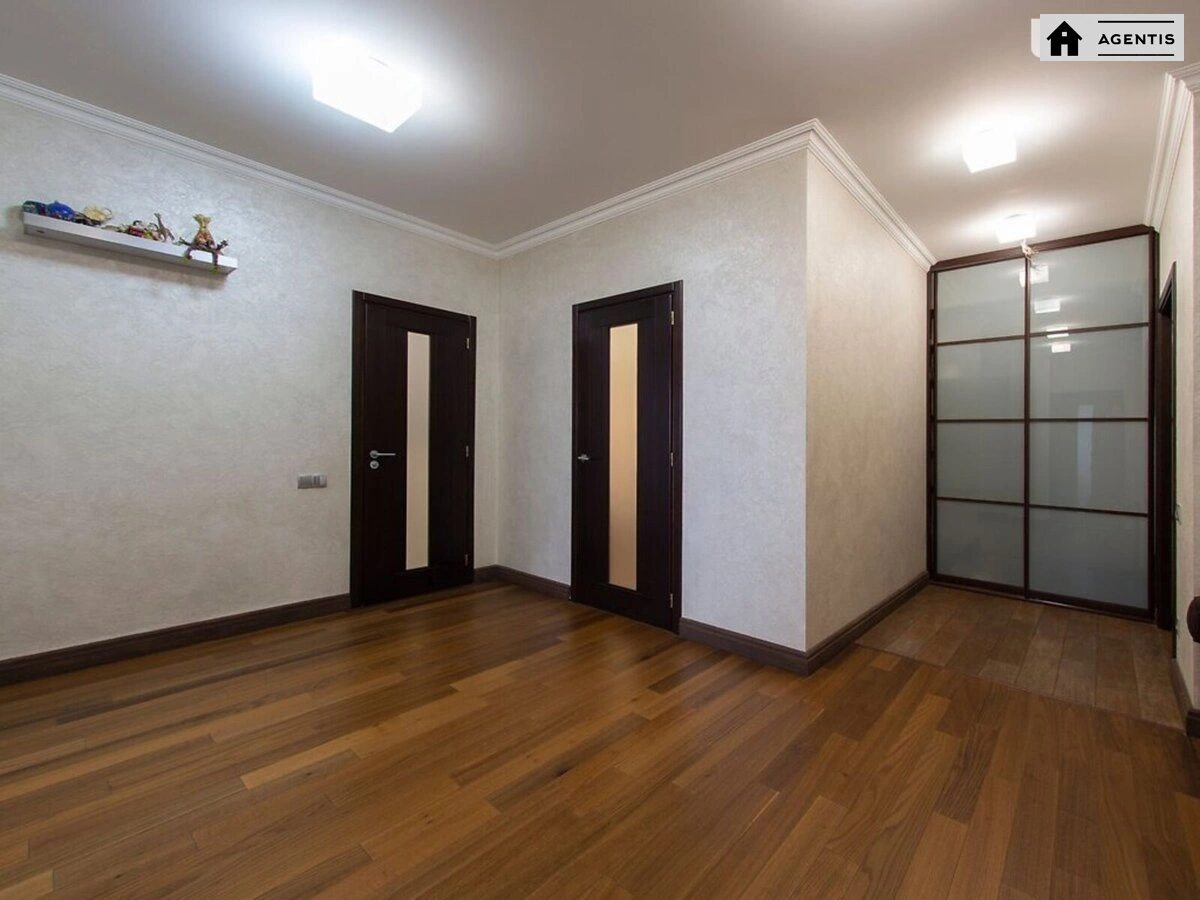 Сдам квартиру 4 комнаты, 142 m², 15 эт./16 этажей. 6, Кадетский Гай 6, Киев. 